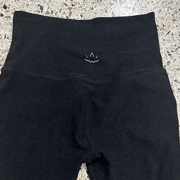 Beyond Yoga black grey color block high rise waist space dye soft leggings XS - Picture 1 of 4